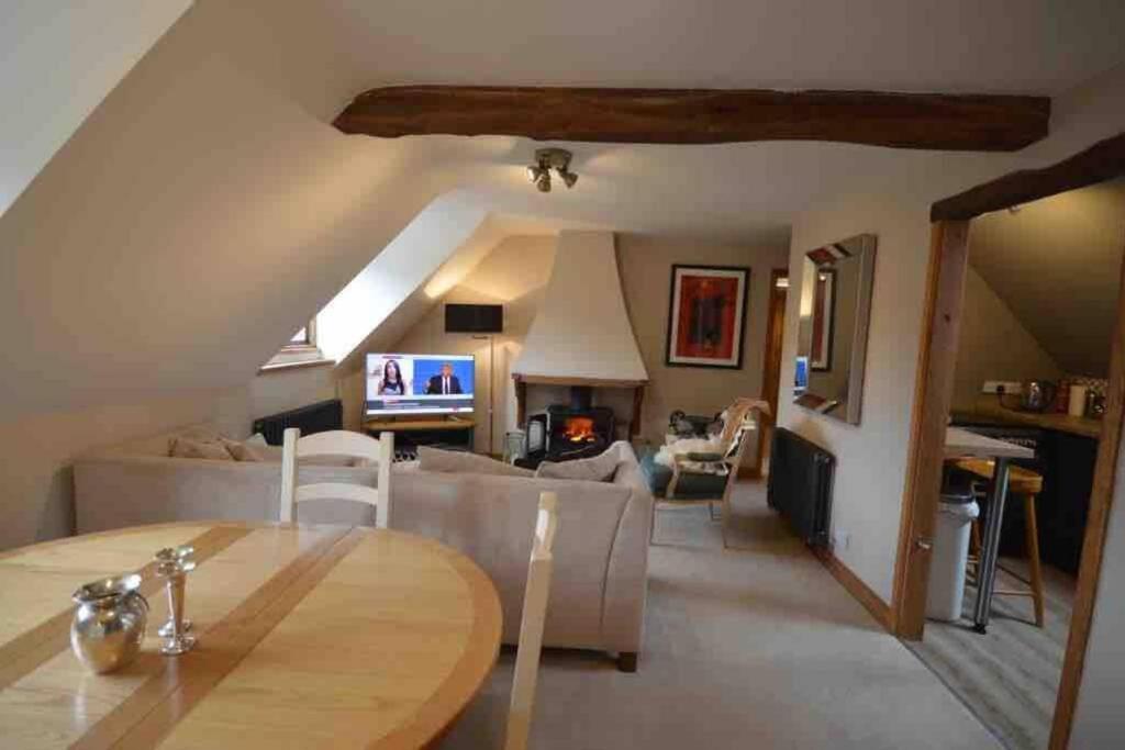 The Old Manor Coach House Apartment Cirencester Luaran gambar