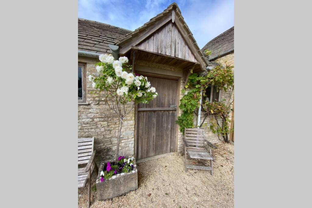 The Old Manor Coach House Apartment Cirencester Luaran gambar