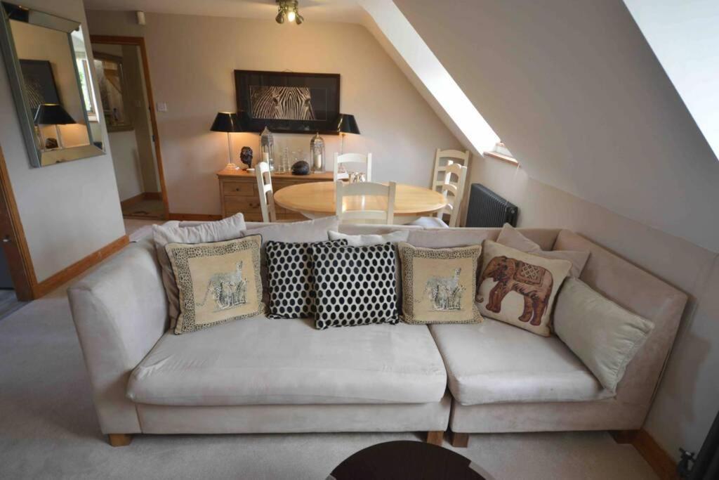 The Old Manor Coach House Apartment Cirencester Luaran gambar