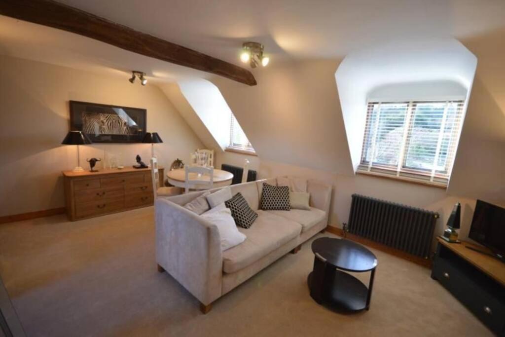 The Old Manor Coach House Apartment Cirencester Luaran gambar